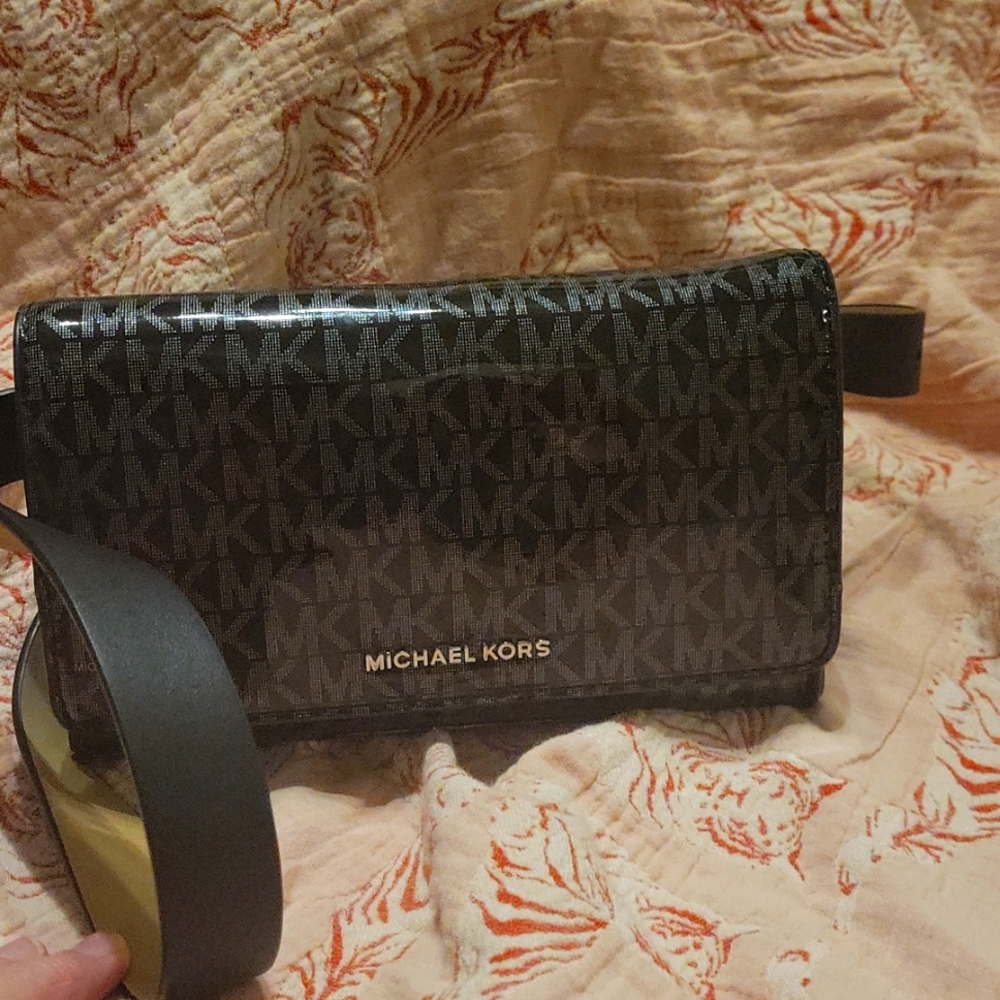 Michael Kors Purse with belt